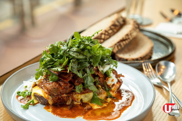 54 年酸種手工 Sourdough  餡料超載開放式三文治