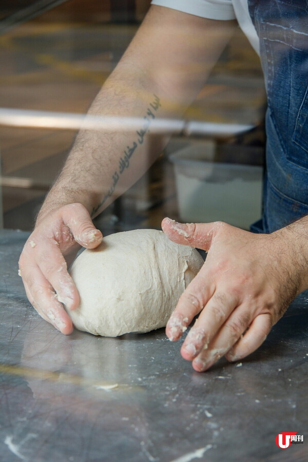 54 年酸種手工 Sourdough  餡料超載開放式三文治