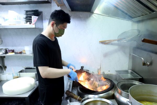 人人讚夫妻檔小店 大角咀名物！鍾無艷煎肉餅 蟶子炸米粉