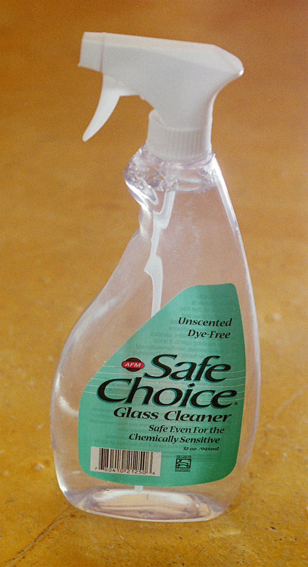 3步清潔窗戶「立立令」 頑固膠邊靠牙膏、刮走多餘水滴