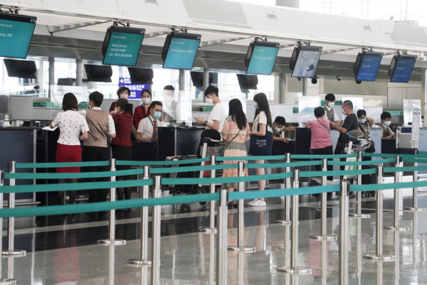 國泰航空香港員工下年加薪3.8%兼收花紅 2024年1月1日起生效