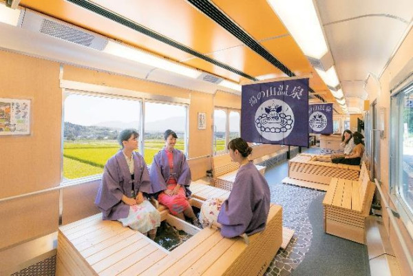日本自由行 | 名古屋「足浴列車」睽違4年首度回歸！來往湯之山溫泉、起有得坐 