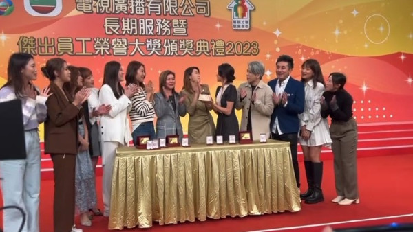 姚子羚43歲生日獲TVB頒20年金牌！實力派默默耕耘奮鬥廿載獲推舉做視后