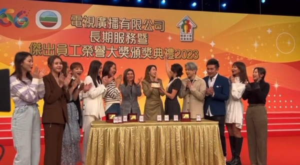 姚子羚43歲生日獲TVB頒20年金牌！實力派默默耕耘奮鬥廿載獲推舉做視后