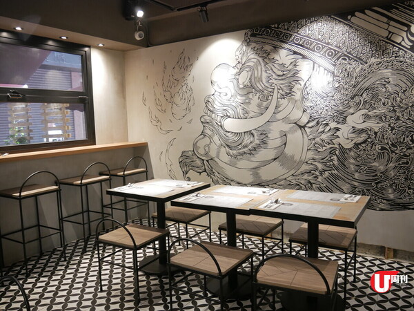 空少轉跑道 尖東賣泰國街市咖喱沾麵