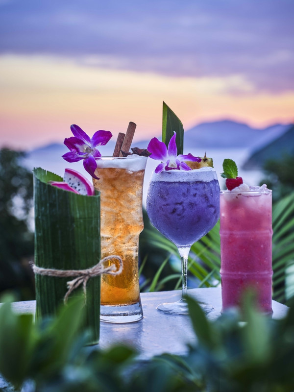 淺水灣餐廳「香辣軒」推出泰式下午茶套餐   無限暢飲特調雞尾酒／泰式魚餅漢堡／彩虹千層糕／芒果糯米飯