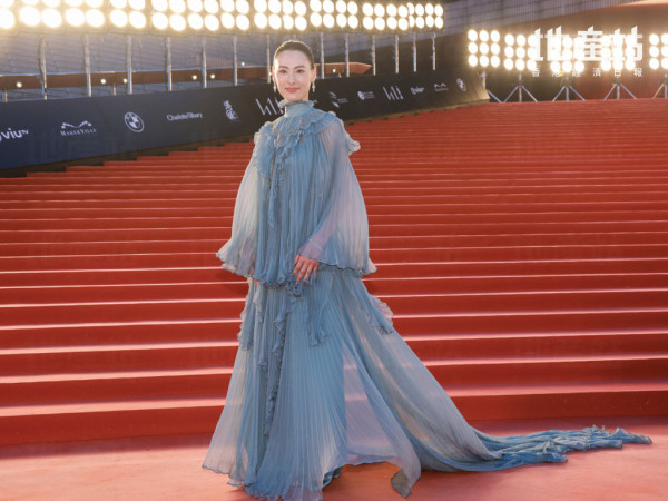 梁洛施與大仔低調現身美國？ 疑似囝囝近照曝光 身高直逼媽咪！ 