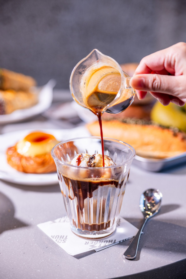 Soft Thunder 2,000 呎旗艦店 新品焦糖布甸丹麥酥 + 雪糕麻糬 Affogato