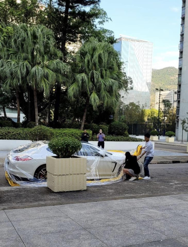 保時捷巨型「充氣罩」香港多區出沒 違泊難鎖車惹熱議網上賣$XXX？