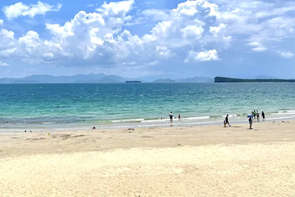 深圳南澳第一沙灘（圖片來源︰小紅書＠小穆拍）