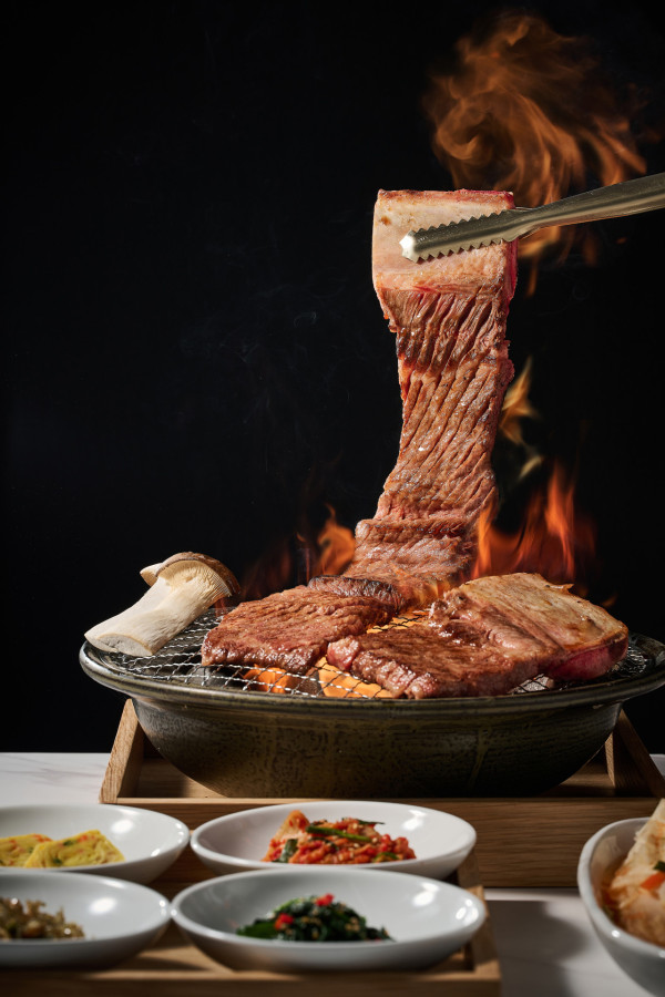 尖沙咀8000呎韓式燒肉店  櫻花蜂蜜牛肋骨／韓牛綜合套餐