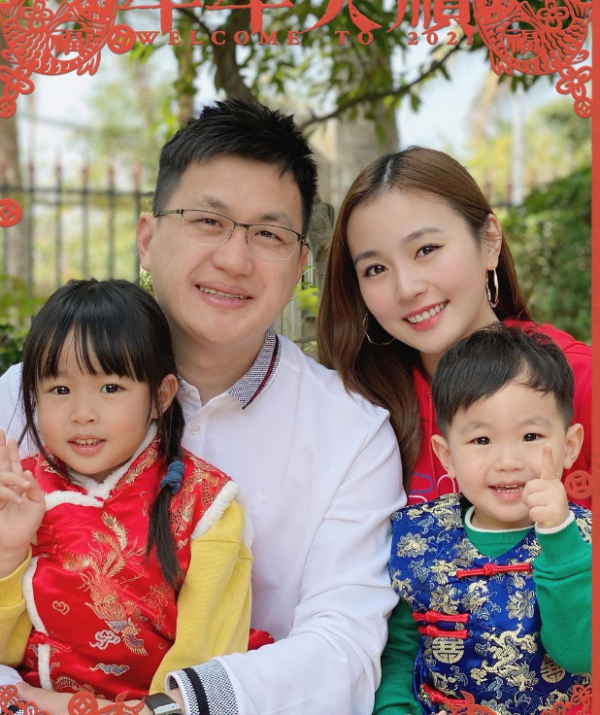 李蘊離婚後首度與前夫合照晒全家福 二人同框表情成焦點惹無限猜測