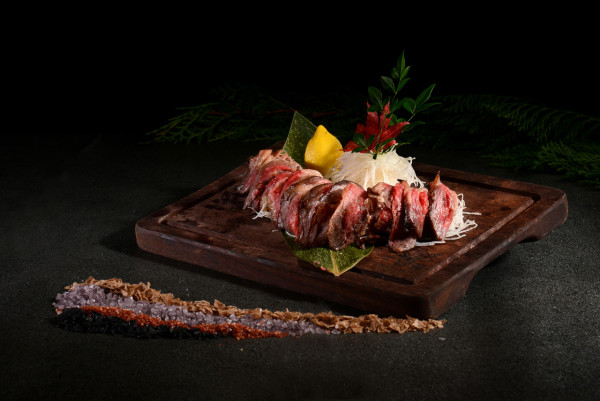 尖沙咀人氣燒肉店推聖誕二人餐！法國生蠔／和牛西冷／和牛封門柳／厚牛舌／鮑魚／鵝肝