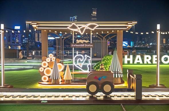 聖誕好去處｜香港7大海濱聖誕打卡裝置 退役烏蠅頭列車現身灣仔海濱/東岸公園巨型聖誕樹