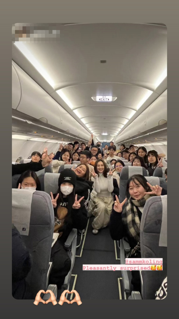 36歲高海寧北京回港機上被學生包圍  超親民打卡拍照靚樣毫無違和感 