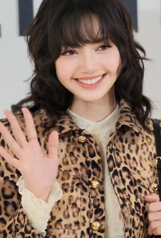 女生短捲髮set頭造型推薦!蕾絲捲/芭比捲超顯髮量!一款最適合自然捲髮質