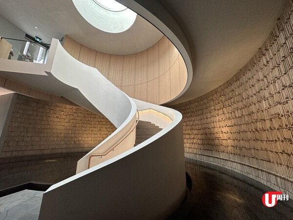 【墨爾本近郊】Mornington半島小旅行！七彩沙灘小屋、酒莊睇KAWS、禪風清水模溫泉 