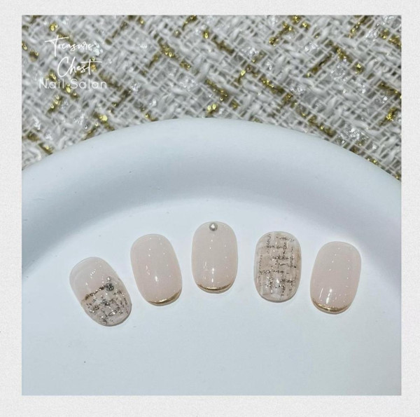 新娘美甲款式|2.氣質蕾絲/小香風格