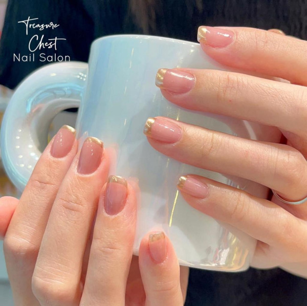 新娘美甲款式|1.簡約法式美甲