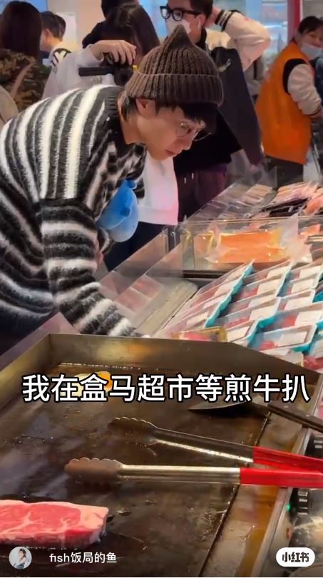 內地女深圳超市巧遇《新聞女王》男星 與香港網民評價大不同？激讚真人又高又帥 