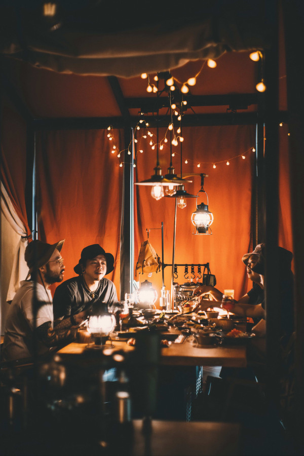 Glamping 主題燒肉店 1 月限定飄雪 + Busking  / 戶外聽歌燒棉花糖至 2am