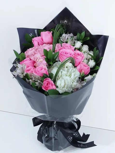 Flower Bouquet 情人節 繡球+粉紅玫瑰+小百合+時令襯花 花束 HK$2,388