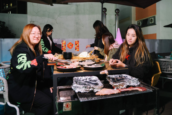 泰鳩新出露天海鮮 BBQ 套餐  人均 $197 起！旺角鬧市燒足 4 個鐘