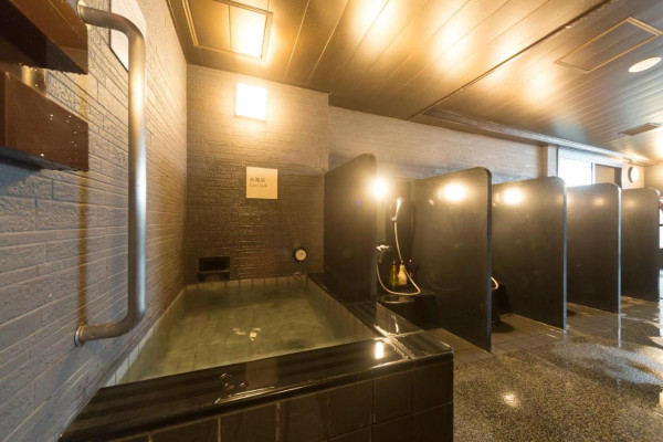 酒店內有大浴場。（圖片來源：Booking@多美迎 PREMIUM 澀谷神宮前飯店）