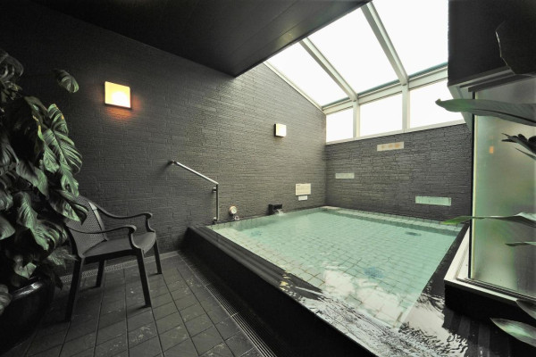 酒店內有大浴場。（圖片來源：Booking@多美迎 PREMIUM 澀谷神宮前飯店）
