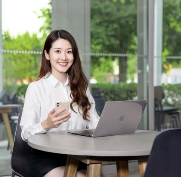 前TVB花旦鄧佩儀離巢返加拿大發展 近況曝光！激罕性感低胸造型慶32歲生日 