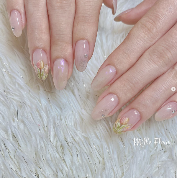 新娘美甲款式|5.花卉手繪美甲