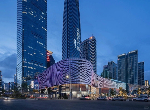 位於深圳福田CBD的One Avenue卓悅中心於2019年正式開幕。（小紅書＠深圳建筑）