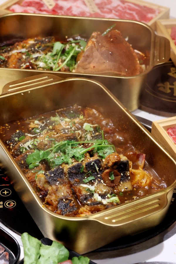 $256 烤鰻魚火鍋放題 任食 150 款配料＋重點狂擦和牛 生蠔 麵包蟹