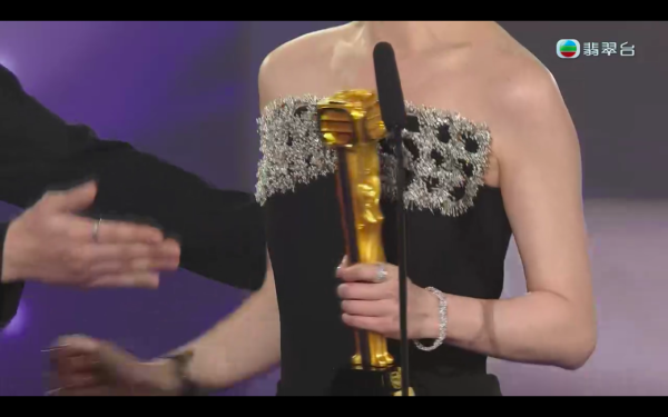 萬千星輝2025｜佘詩曼四屆視后締造香港歷史紀錄 四年四段得獎感言全部神對應