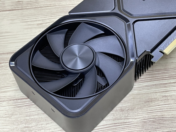 NVIDIA GeForce RTX 4070 SUPER 大考驗！中階卡王再升級！