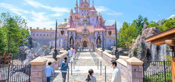 東京迪士尼攻略｜ 必玩遊樂設施  美女與野獸「城堡奇緣」（圖片來源：東京迪士尼樂園）