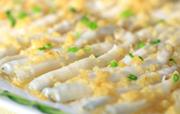 網民曬蒜蓉蒸沙蟲遭圍插 魷魚／沙蟲分不清？實為1地方美食