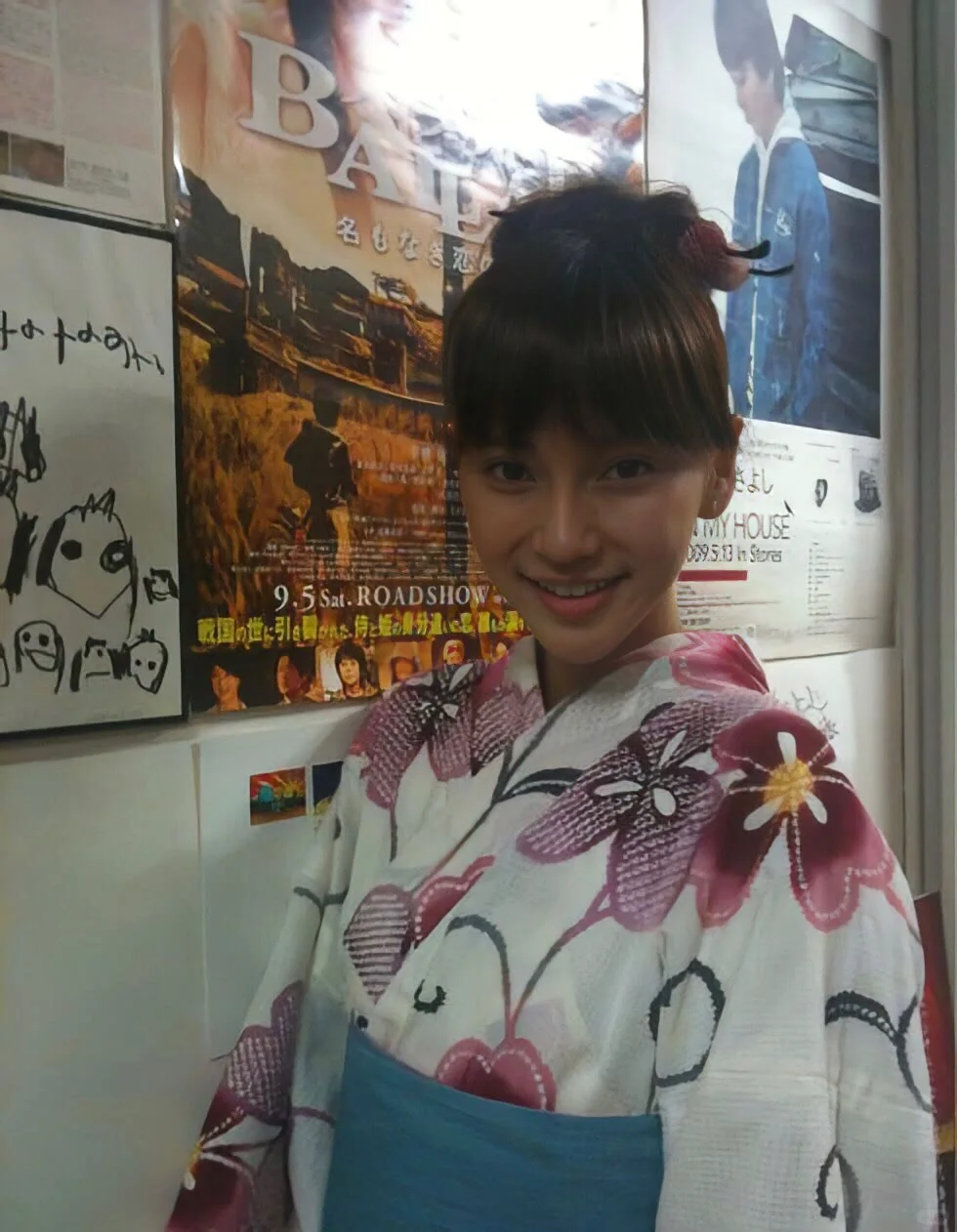 Angelababy剛出道日本和服寫真翻紅！獲封「顏值巔峰期」 