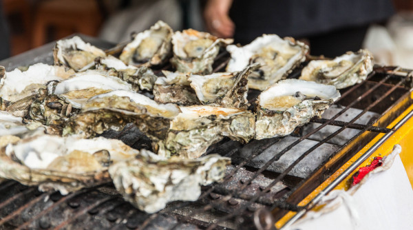 東京蠔節爆集體食物中毒！35人不適確定由諾如病毒引起