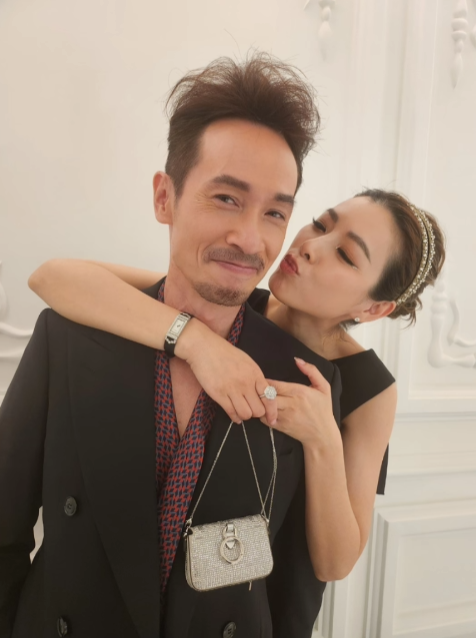 圖片來源:IG@aimeechan_official 陳豪夫婦深圳被粉絲偶遇大方合照 素顏陳茵媺拎6.8萬愛馬仕手袋超吸睛