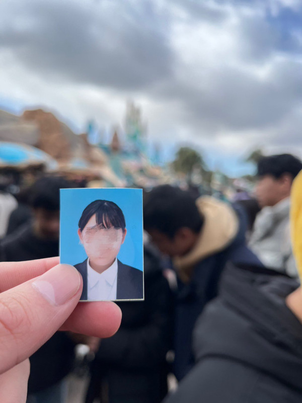 日本女友因事未能去迪士尼 男友用1奇招帶對方同行超爆笑 