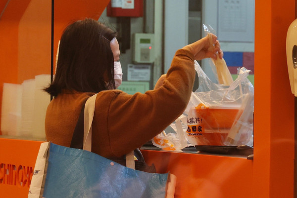 管制即棄塑膠首輪4.22實施  禁提供即棄塑膠餐具、雨傘袋