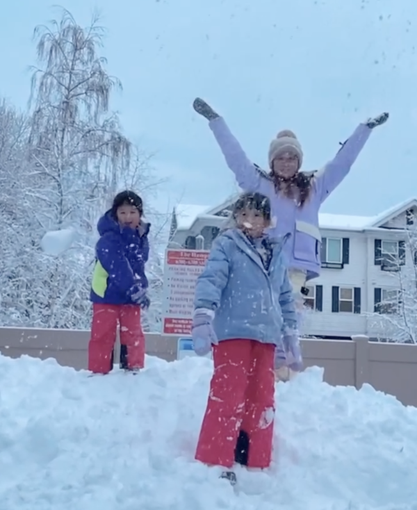 張嘉兒與女兒加拿大雪地享天倫樂 餅印囡囡玩雪玩足三日面珠紅卜卜 