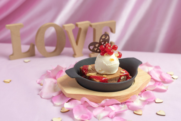 鰂魚涌西日料理餐廳「幸圓」推出情人節菜式   安格斯T骨牛扒／生蠔／三文魚籽燒汁比目魚／布朗尼／紅玫瑰特飲