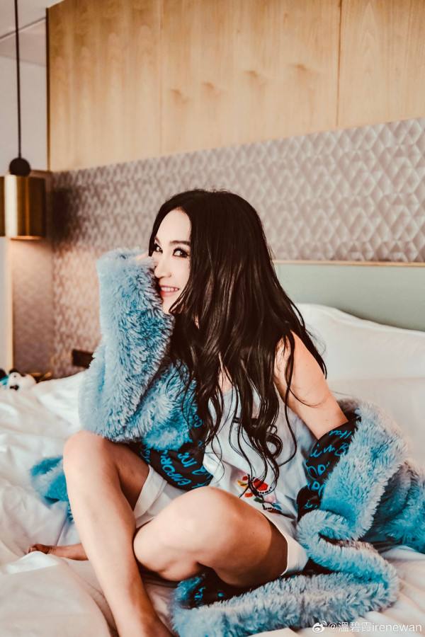 溫碧霞峇里島度假三點式晒身材！57歲容貌狀態令人驚訝！ 