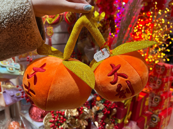 深圳筍崗文具玩具禮品城  樓高4層 辦年貨必去！批發價買書包/筆記簿/模型 