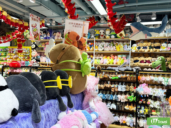 深圳筍崗文具玩具禮品城  樓高4層 辦年貨必去！批發價買書包/筆記簿/模型 