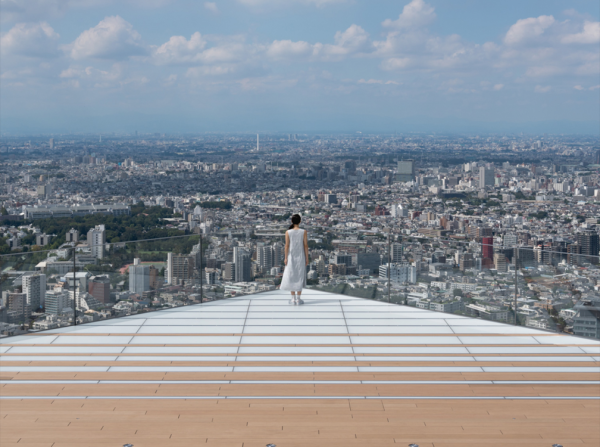 Sky Edge位於Shibuya Sky最頂層Sky Stage的角落，在此可以俯瞰一望無際的東京街景。 (圖片來源︰官網)