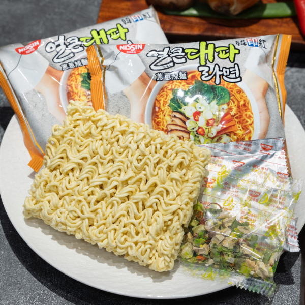 日清聯乘韓印紅推出$9葱葱辣麵！附3種食譜／還原正宗韓國味道