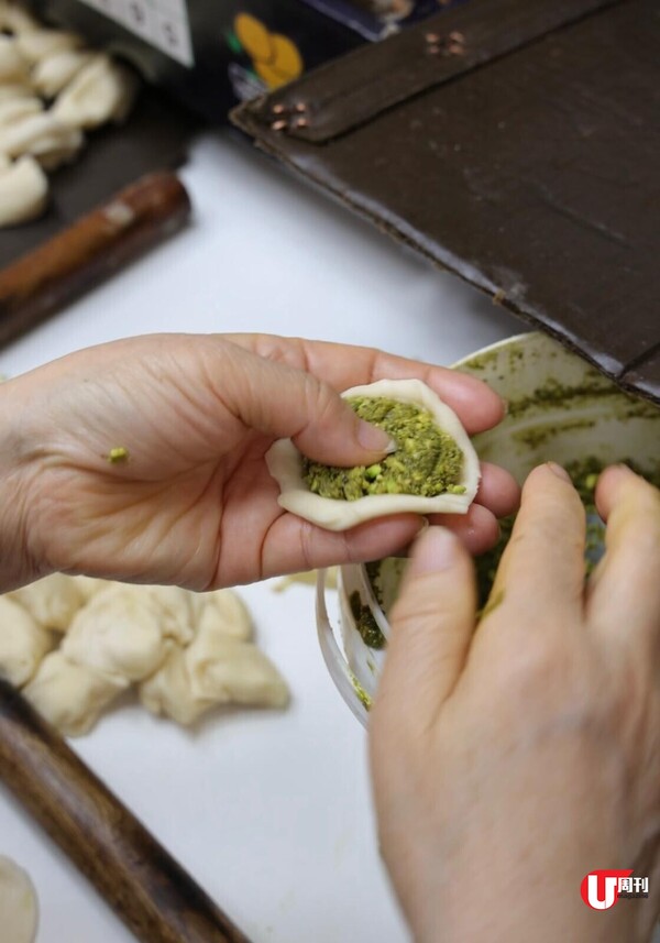 均香餅家大熱開心果角仔 意大利開心果醬製餡 排 2-3 小時走唔甩！